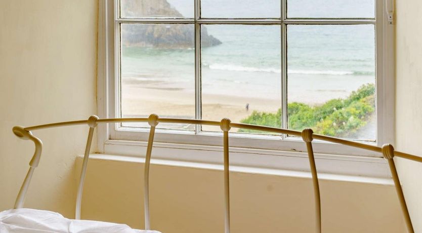 Photo of 1 Bed in Tenby