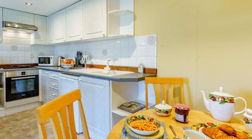 Photo of 1 Bed in Tenby