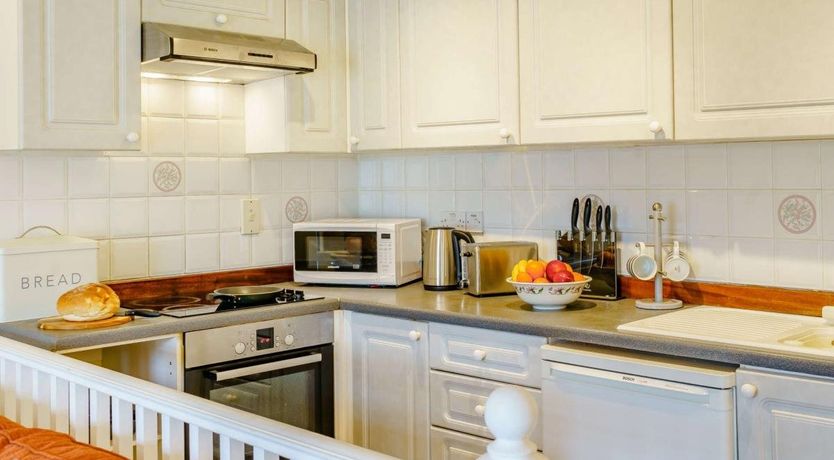 Photo of 1 Bed in Tenby