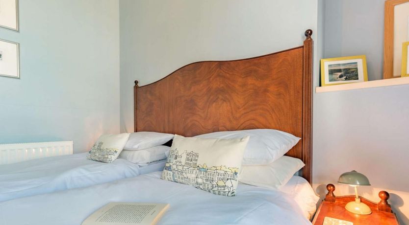 Photo of 2 Bed in Tenby