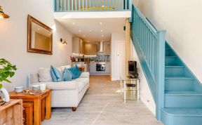 Photo of in Lymington (81429)