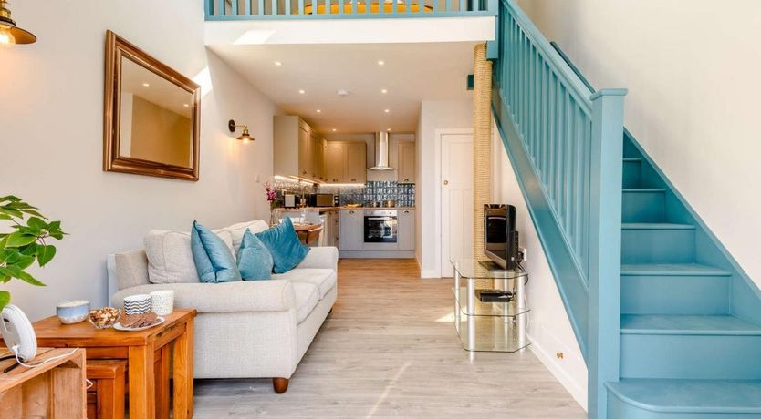 Photo of in Lymington (81429)