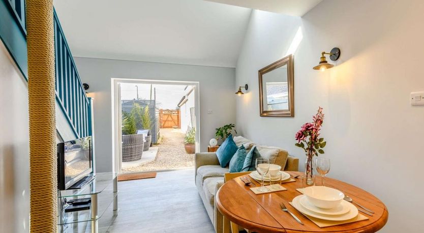 Photo of 1 Bed in Lymington