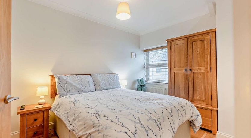 Photo of 3 Bed in Tenby