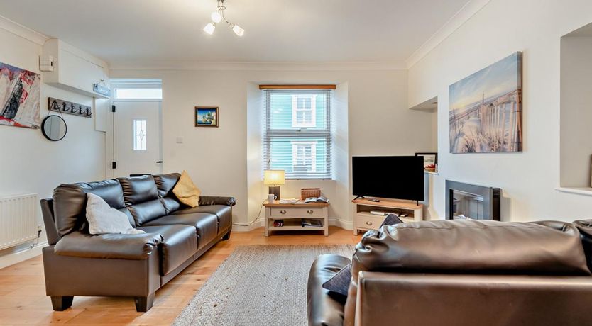 Photo of 3 Bed in Tenby