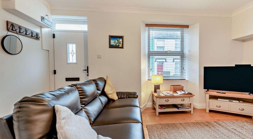 Photo of 3 Bed in Tenby