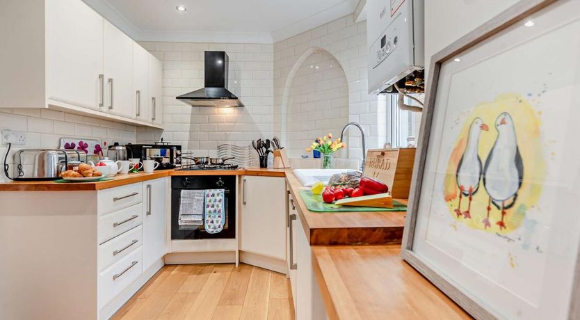 Photo of 3 Bed in Tenby