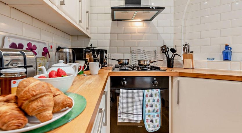 Photo of 3 Bed in Tenby