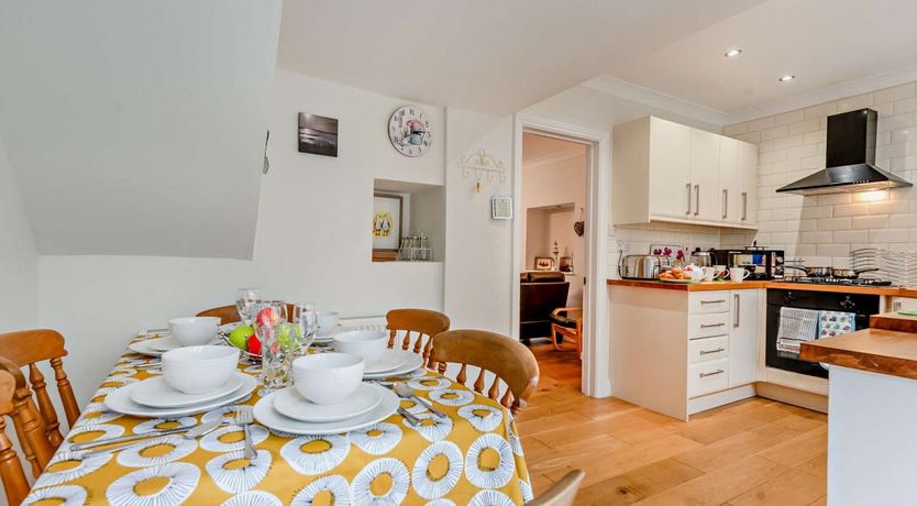 Photo of 3 Bed in Tenby