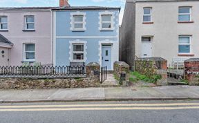 Photo of 3 Bed in Tenby