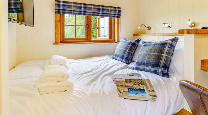 Photo of 1 Bed in Pembroke