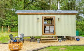 Photo of 1 Bed in Pembroke