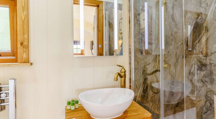 Photo of 1 Bed in Lamphey