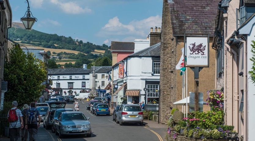 Photo of 2 Bed in Crickhowell