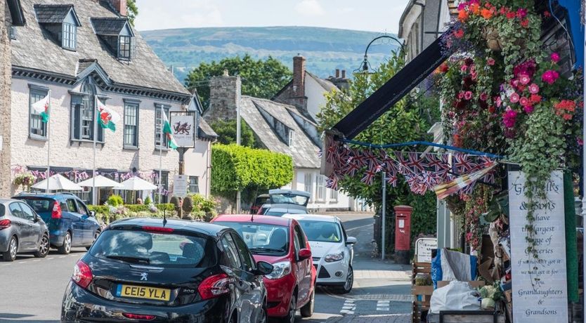 Photo of 2 Bed in Crickhowell