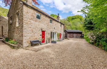 1 Bed in High Peak Apartment