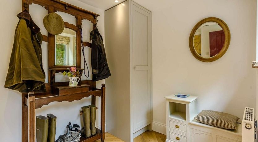 Photo of 1 Bed in Chapel en le Frith