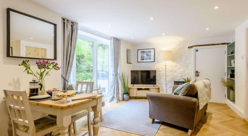 Photo of 1 Bed in Chapel en le Frith