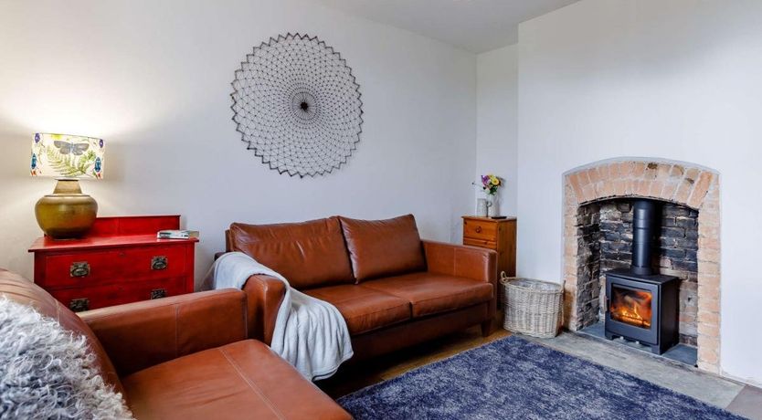 Photo of 3 Bed in Westleigh