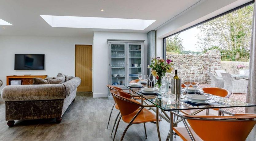 Photo of 3 Bed in Westleigh