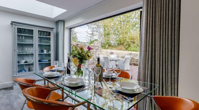 Photo of 3 Bed in Westleigh