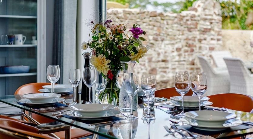 Photo of 3 Bed in Westleigh