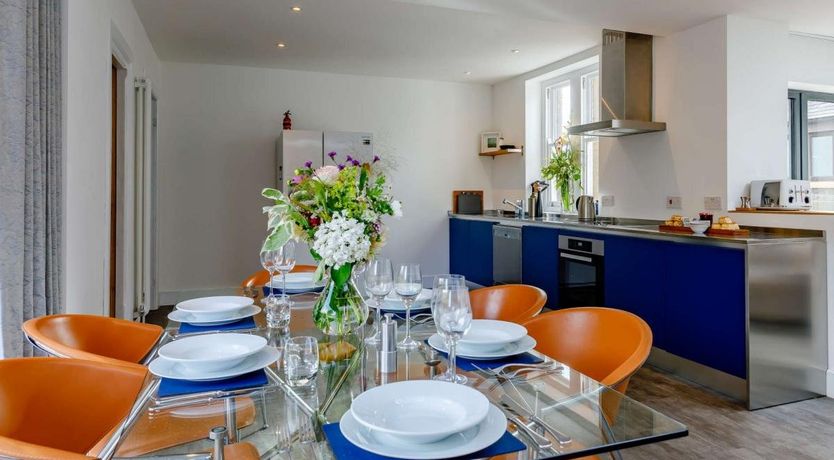 Photo of 3 Bed in Westleigh