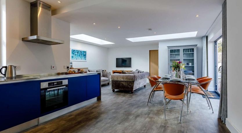 Photo of 3 Bed in Westleigh