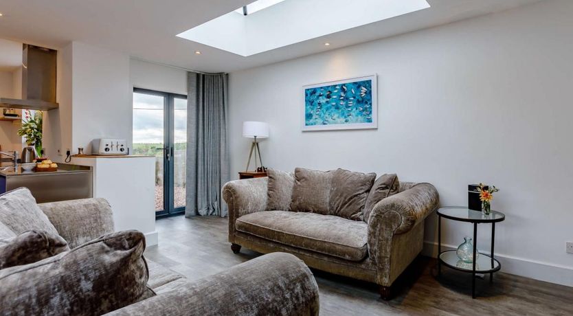 Photo of 3 Bed in Westleigh