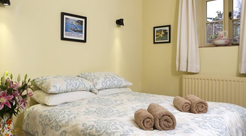 Photo of 2 Bed in Llangynidr