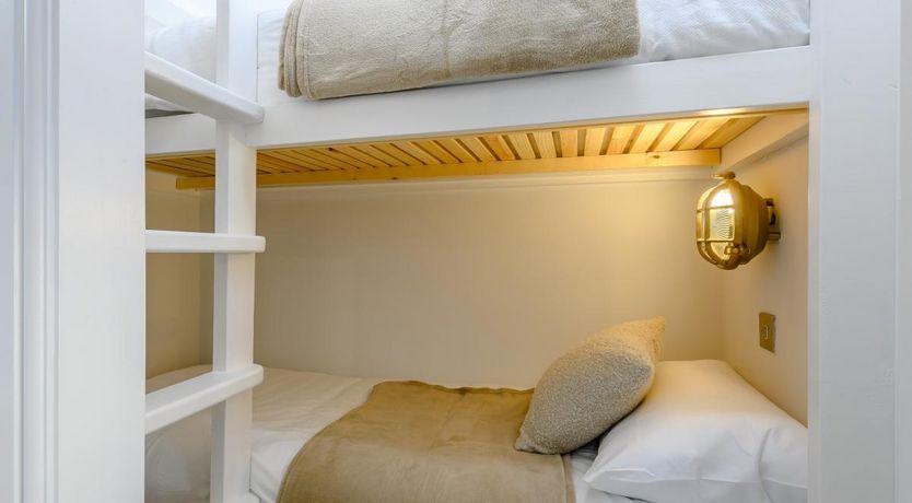 Photo of 3 Bed in Southerndown