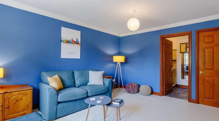 Photo of 4 Bed in Netley