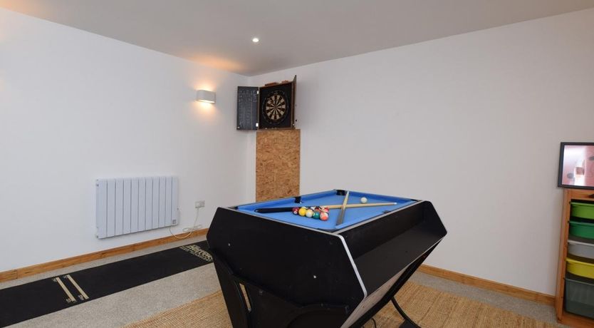 Photo of 4 Bed in Netley