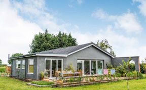Photo of 4 Bed in Sharrington