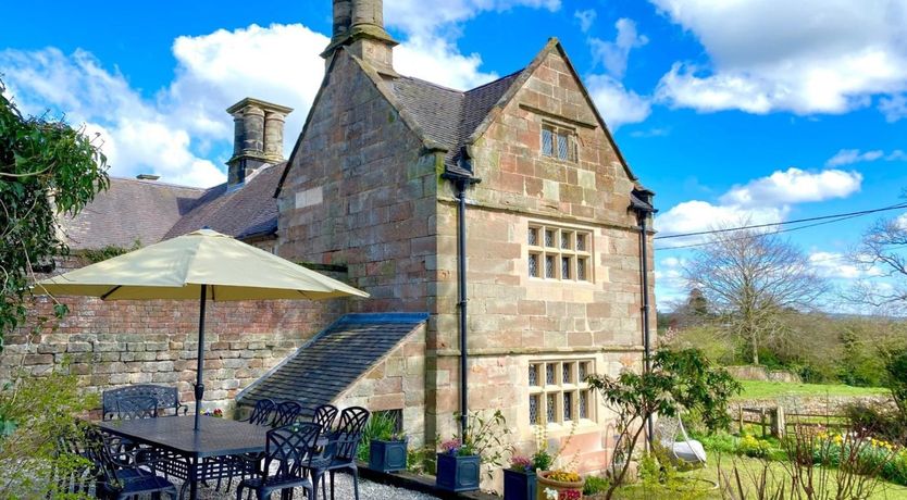 Photo of 5 Bed in Ashbourne