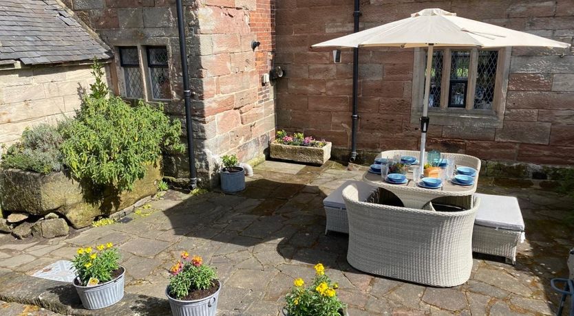 Photo of 5 Bed in Ashbourne