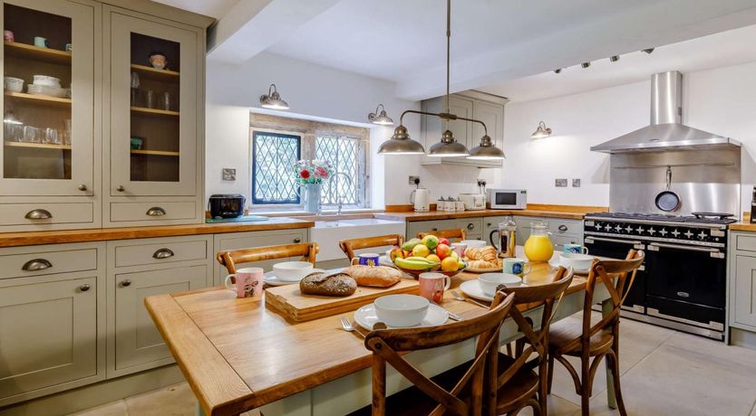 Photo of 5 Bed in Ashbourne