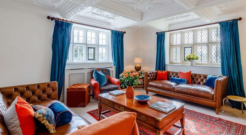 Photo of 5 Bed in Middle Mayfield