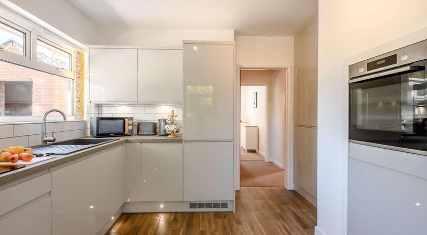 Photo of 2 Bed in Poole