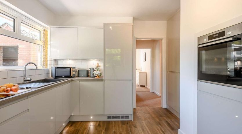 Photo of 2 Bed in Lytchett Matravers