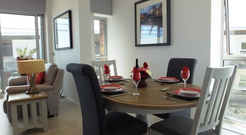 Photo of 2 Bed in Tenby