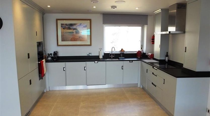 Photo of 2 Bed in Tenby