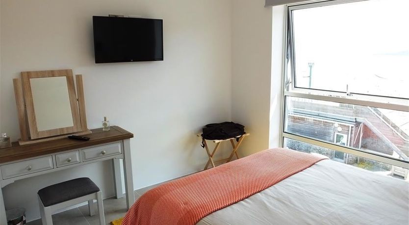 Photo of 2 Bed in Tenby