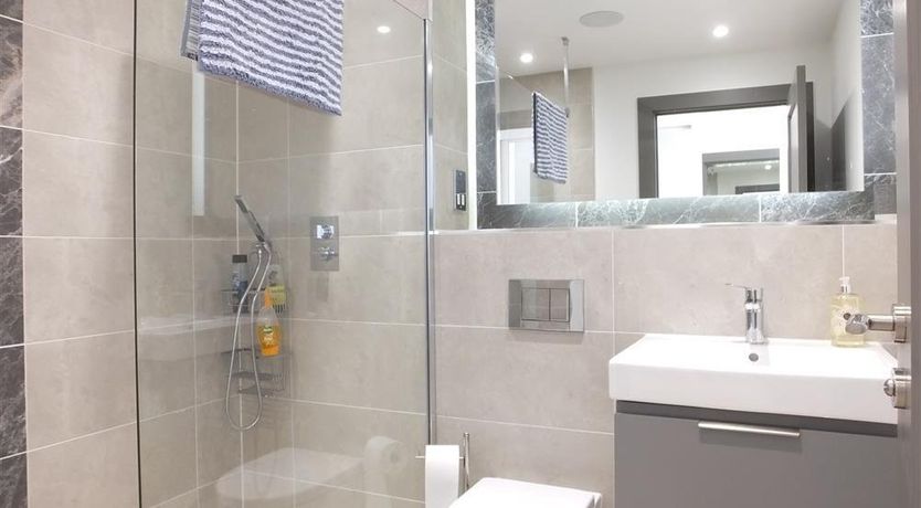 Photo of 2 Bed in Tenby