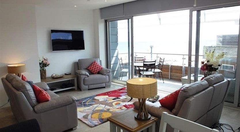 Photo of 2 Bed in Tenby