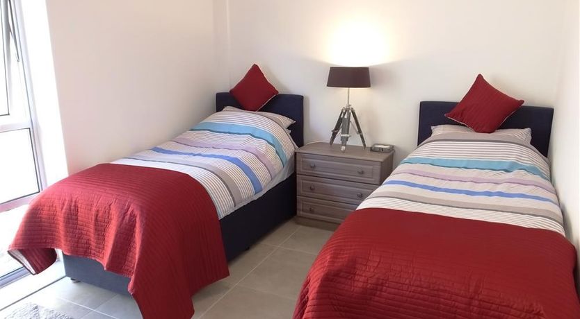 Photo of 2 Bed in Tenby