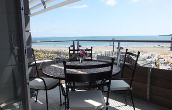 2 Bed in Tenby Apartment