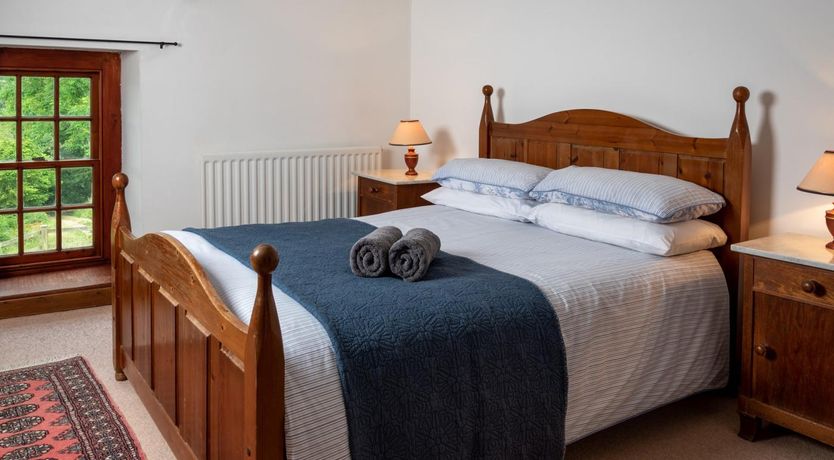 Photo of 3 Bed in Llangadog