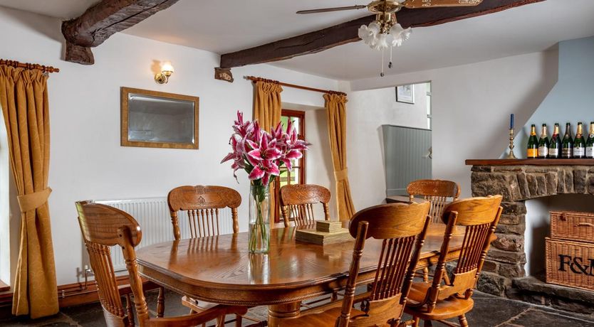 Photo of 3 Bed in Llangadog