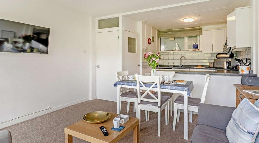 Photo of 2 Bed in Tenby